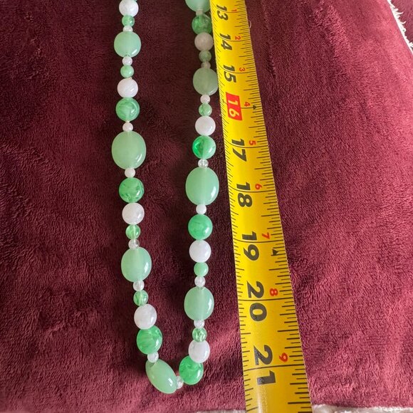 Elegant Green & White Beaded Necklace - Picture 3 of 3
